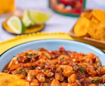 Ceviche con salsa ranchera